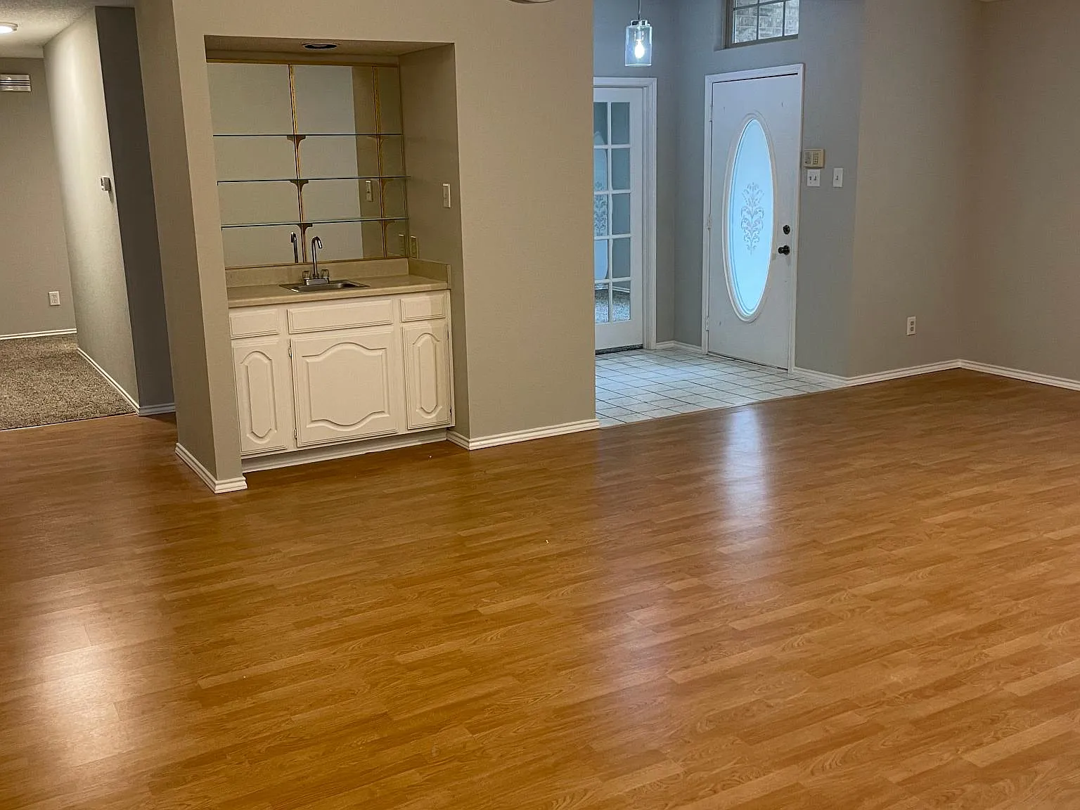 4 bed, 2165 sqft, $2,700 — Photo 2