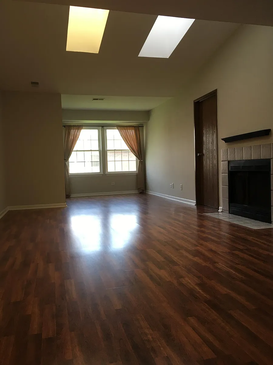 Building Photo - 1374 E Wyndham Cir #202