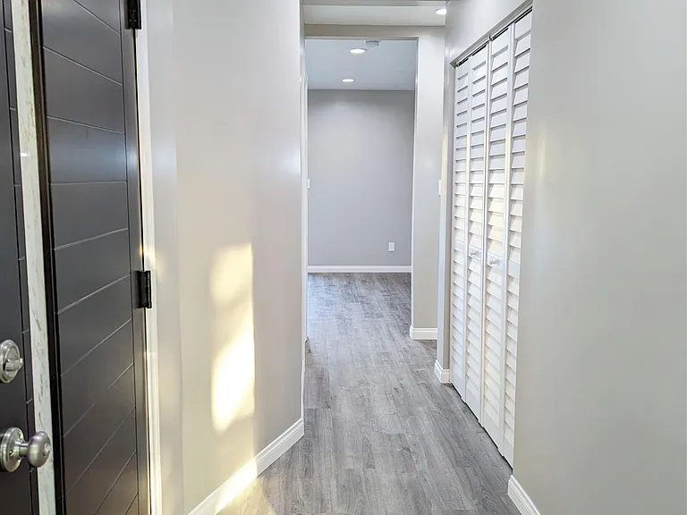 1835 W Colegrove Ave — Photo 8
