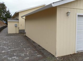 496 Wren Ridge Dr, Eagle Pt, OR 97524