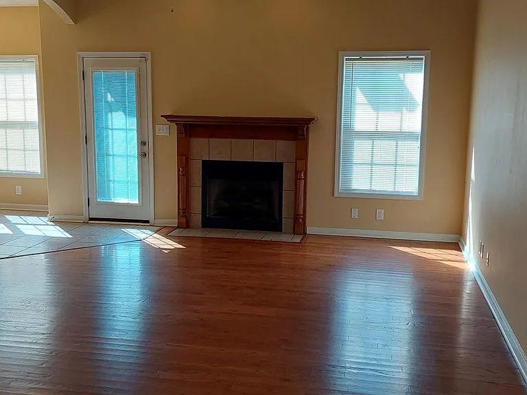 2869 Brewster Dr — Photo 8