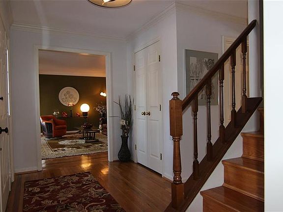 2nd image of 8939 Cypresspoint Ln