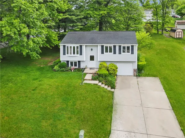 101 Deer Dr S, Washington, PA 15301