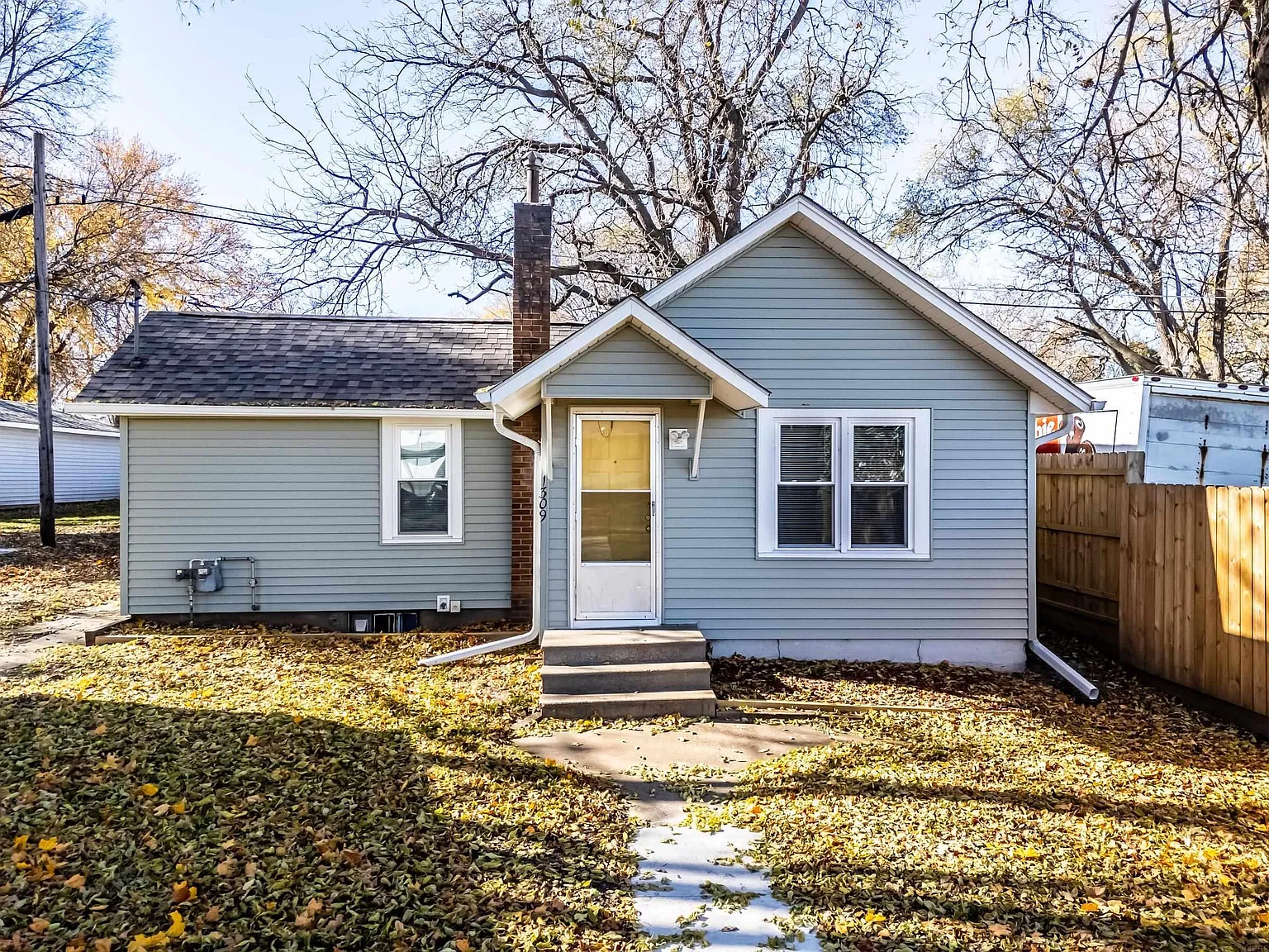 1309 Grandview Ave photo 1