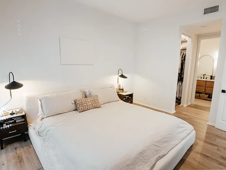 Master Bedroom His/Her Walk-In Closet
