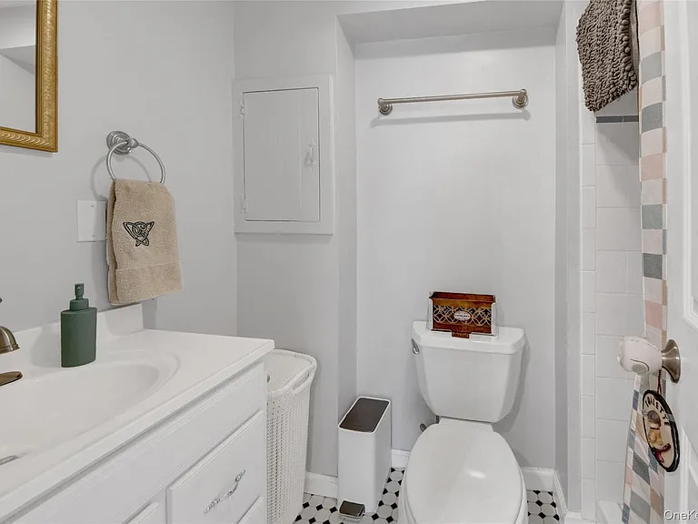 1901 Village Dr — Photo 21