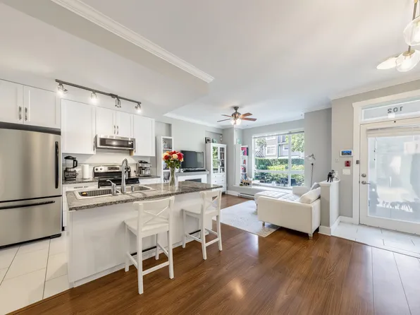 7418 Byrnepark Walk #102, Burnaby, BC V3N 0B3