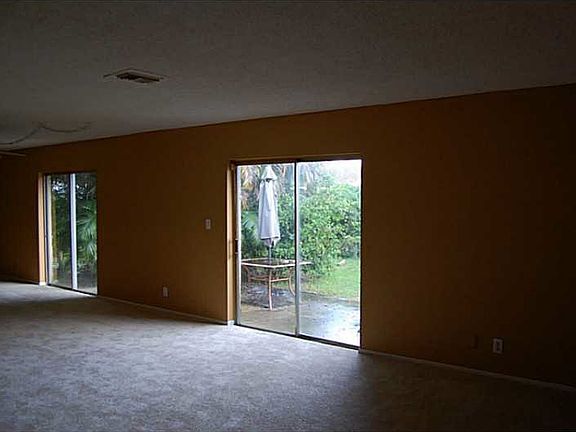 4th image of 7761 NW 46th St