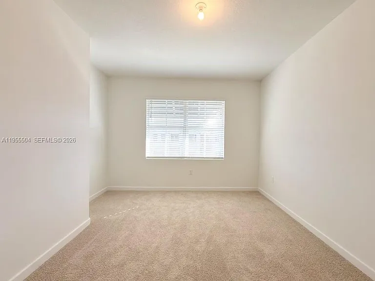 184 NE 13th Ter #0 — Photo 31
