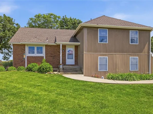 21401 S Renner Rd, Spring Hill, KS 66083