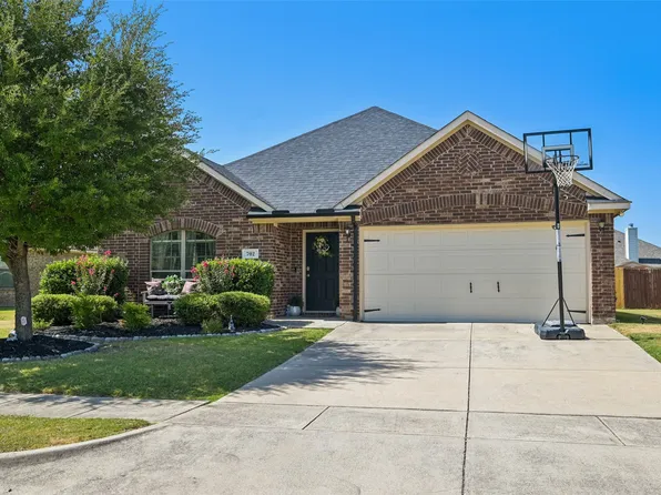 702 Sendero Rd, Arlington, TX 76002