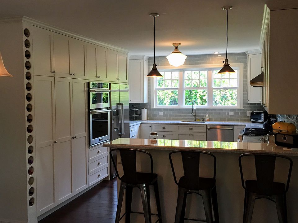 2nd image of 283 Iris St