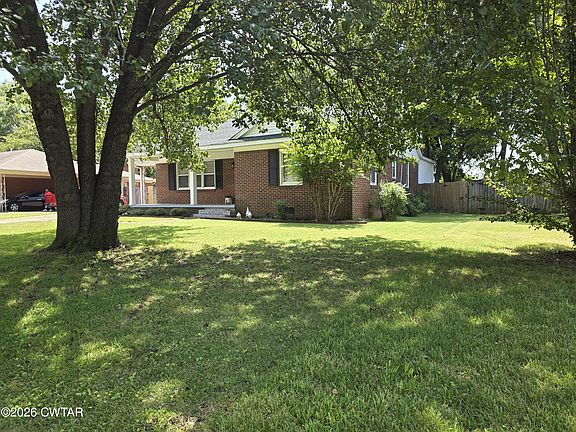 3rd image of 20 Waverly Dr