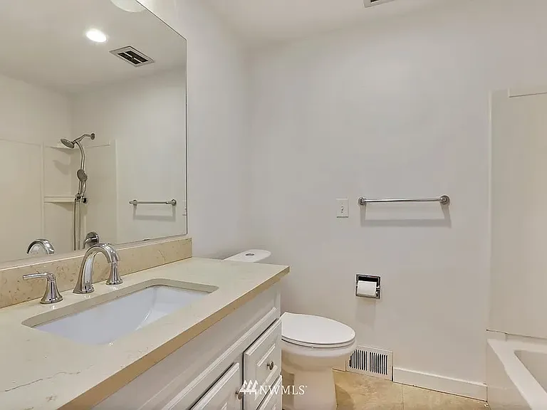 Shared Bathroom/Shower
