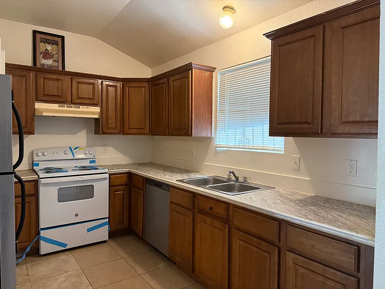 216 Creek Cove Dr — Photo 13