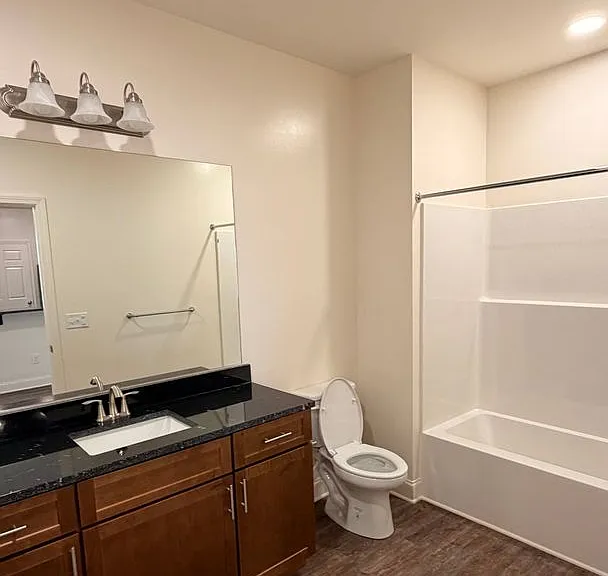 703 E Clay St — Photo 14