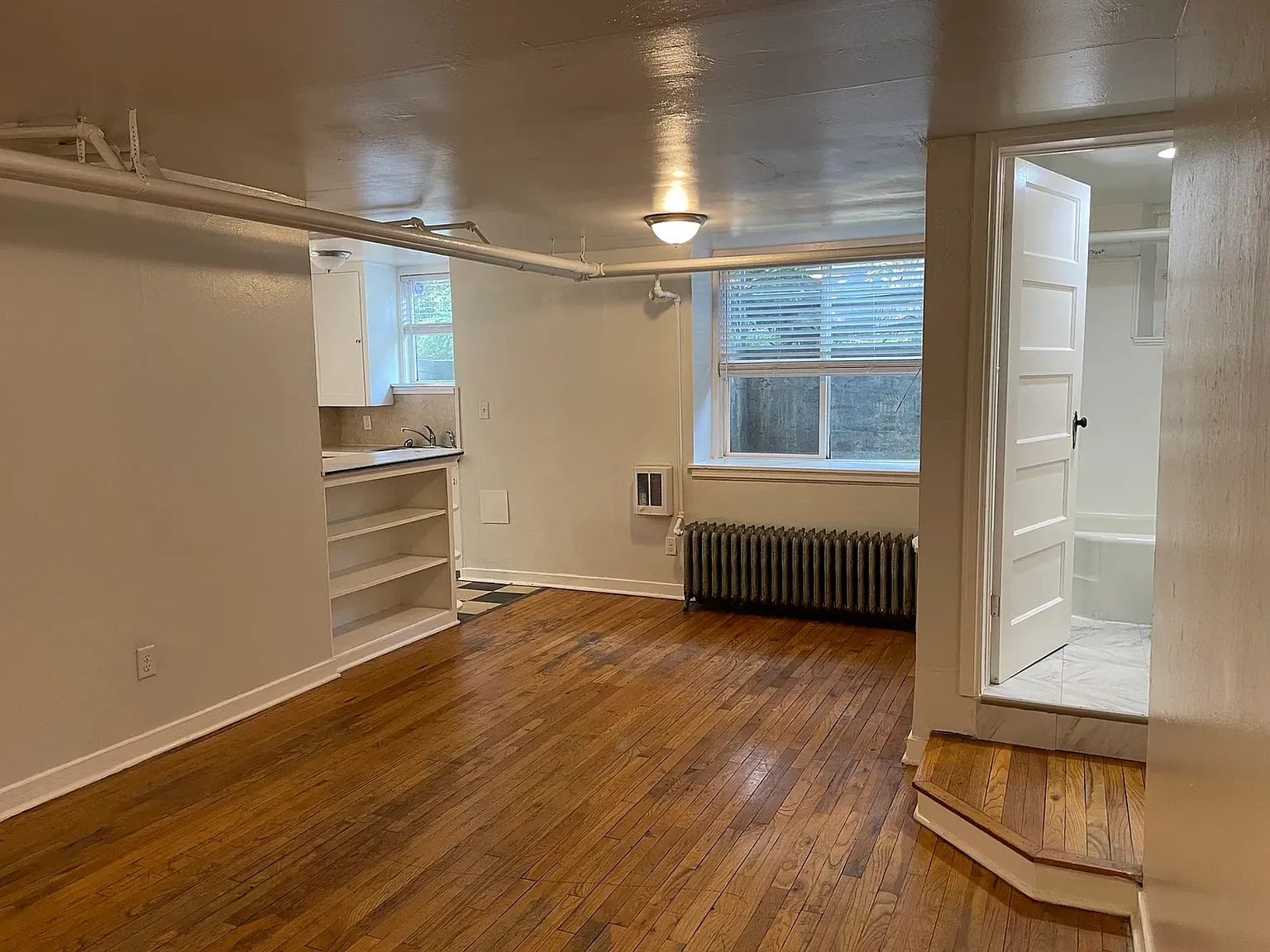 1010 W Franklin St — Photo 2
