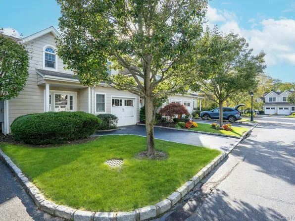 32 Coral Lane, Sayville, NY 11782