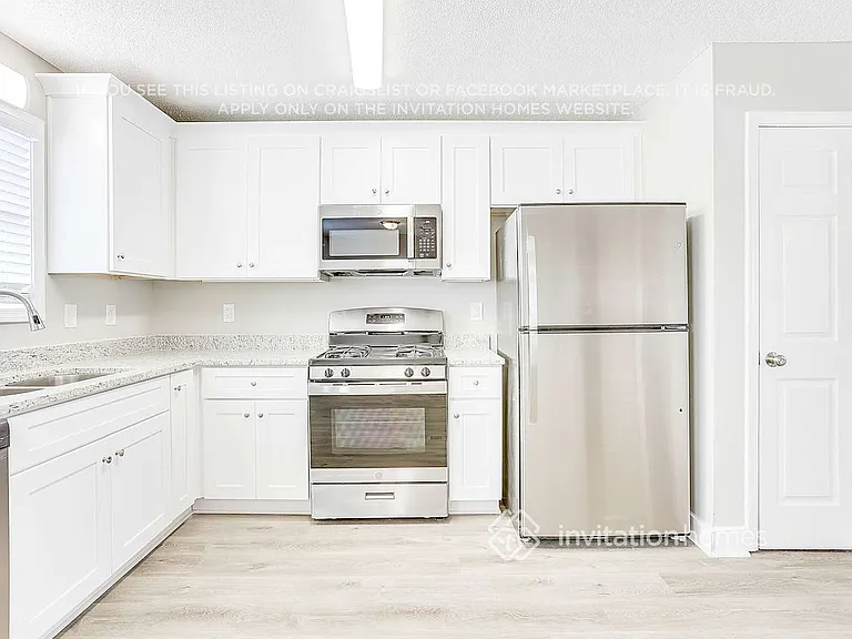 500 Weston Ct — Photo 11