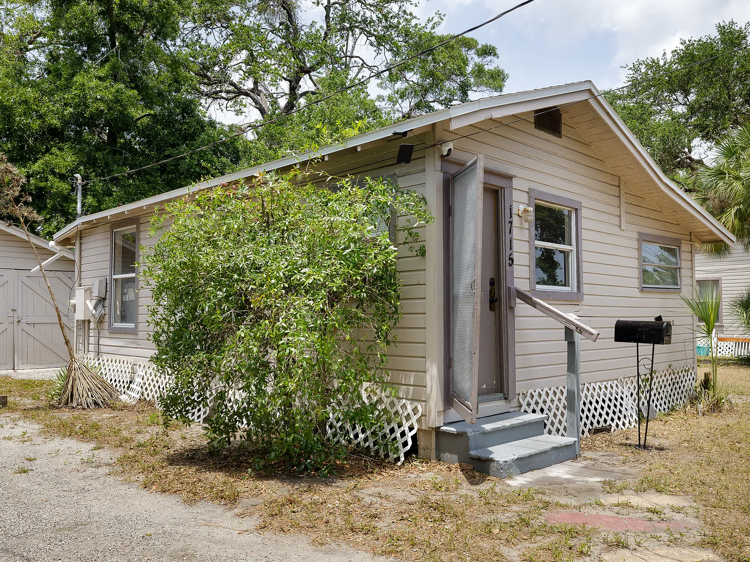 2 bed, 1100 sqft, $1,850 — Photo 2