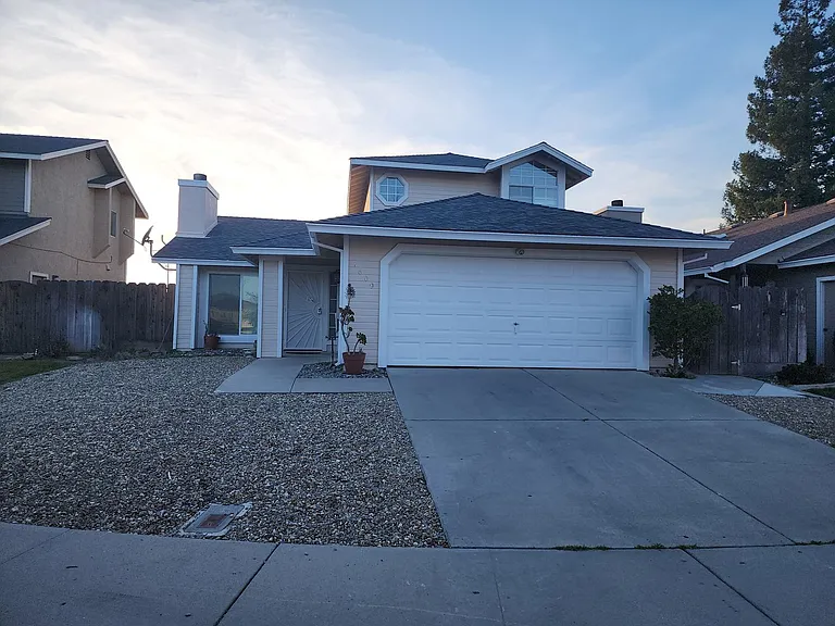 1609 Cashmere Dr — Photo 2