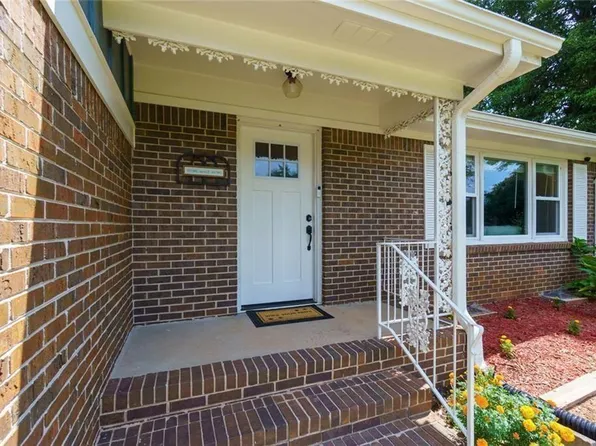 5800 Cedar Ln SW, Mableton, GA 30126