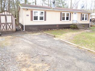 137 Oak Dr, Greentown, PA