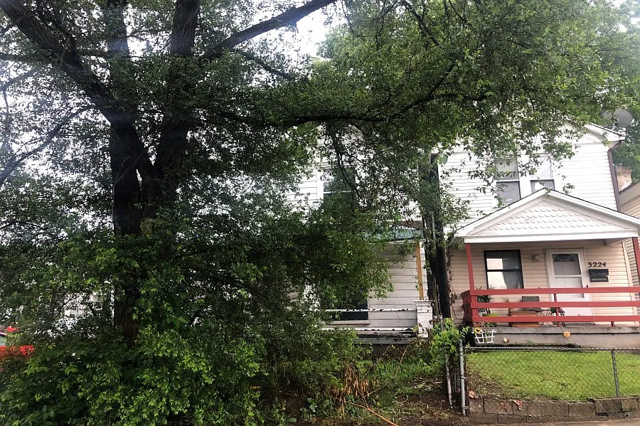 3226 E 5th St photo 1