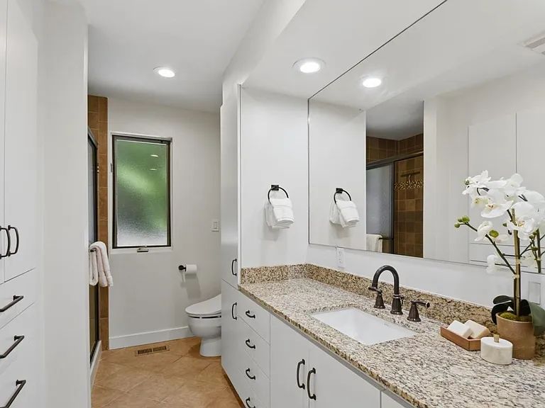639 W Lake Sammamish Pkwy NE — Photo 11