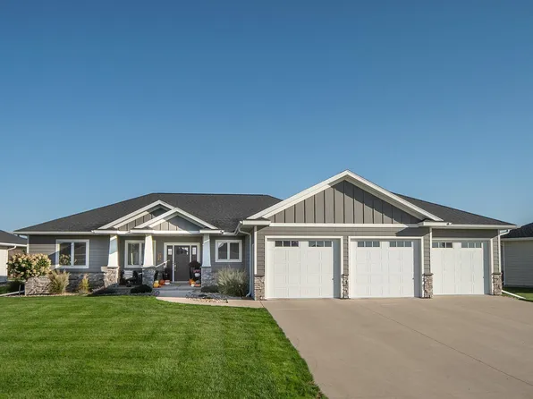 2184 Ridge Rd, Sioux Center, IA 51250