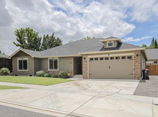 4490 Wolf Run Dr, Medford, OR 97504