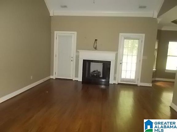 2nd image of 1859 Sweet Briar Ln
