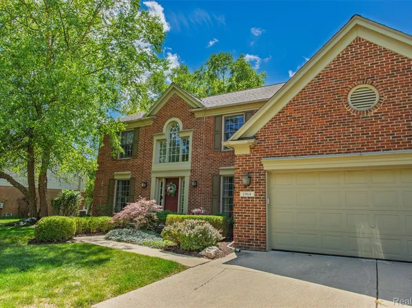 1964 Bloomfield Oaks Dr, West Bloomfield, MI 48324