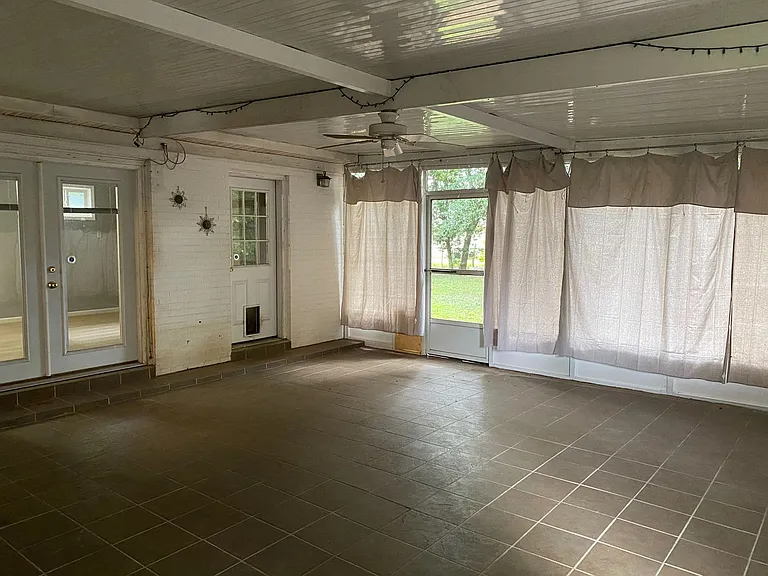 2915 Ashley Ave — Photo 25