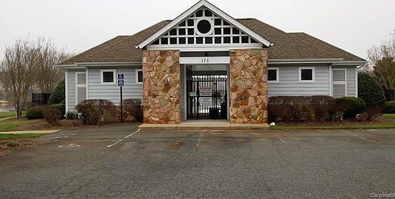 4th image of 122 Summerbrook Ln