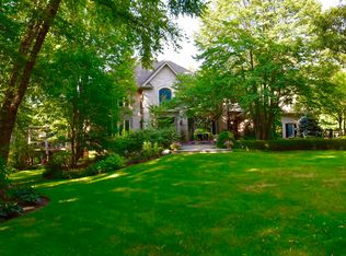 41W872 White Oak Ln, St Charles, IL 60175