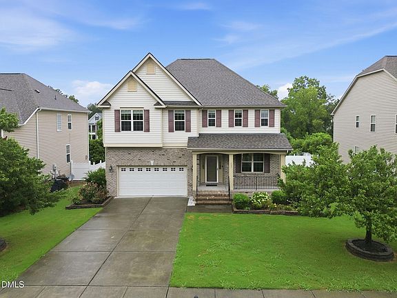 4th image of 405 Liberty Rose Dr