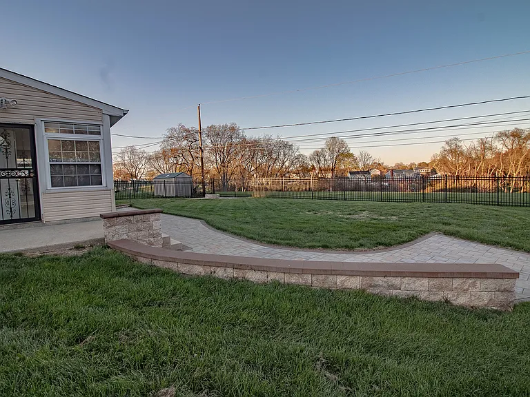 19 Herbert Dr — Photo 20