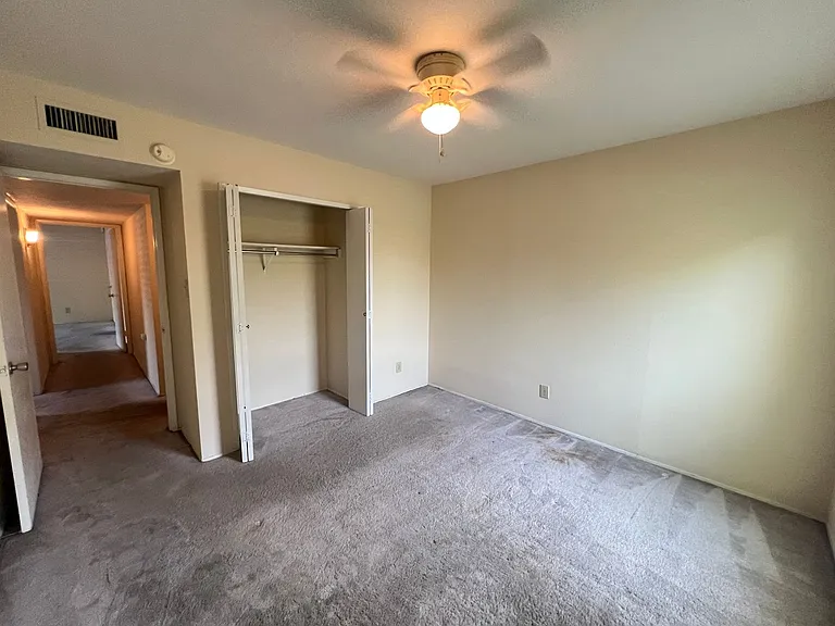 2107 Victoria Rd — Photo 21
