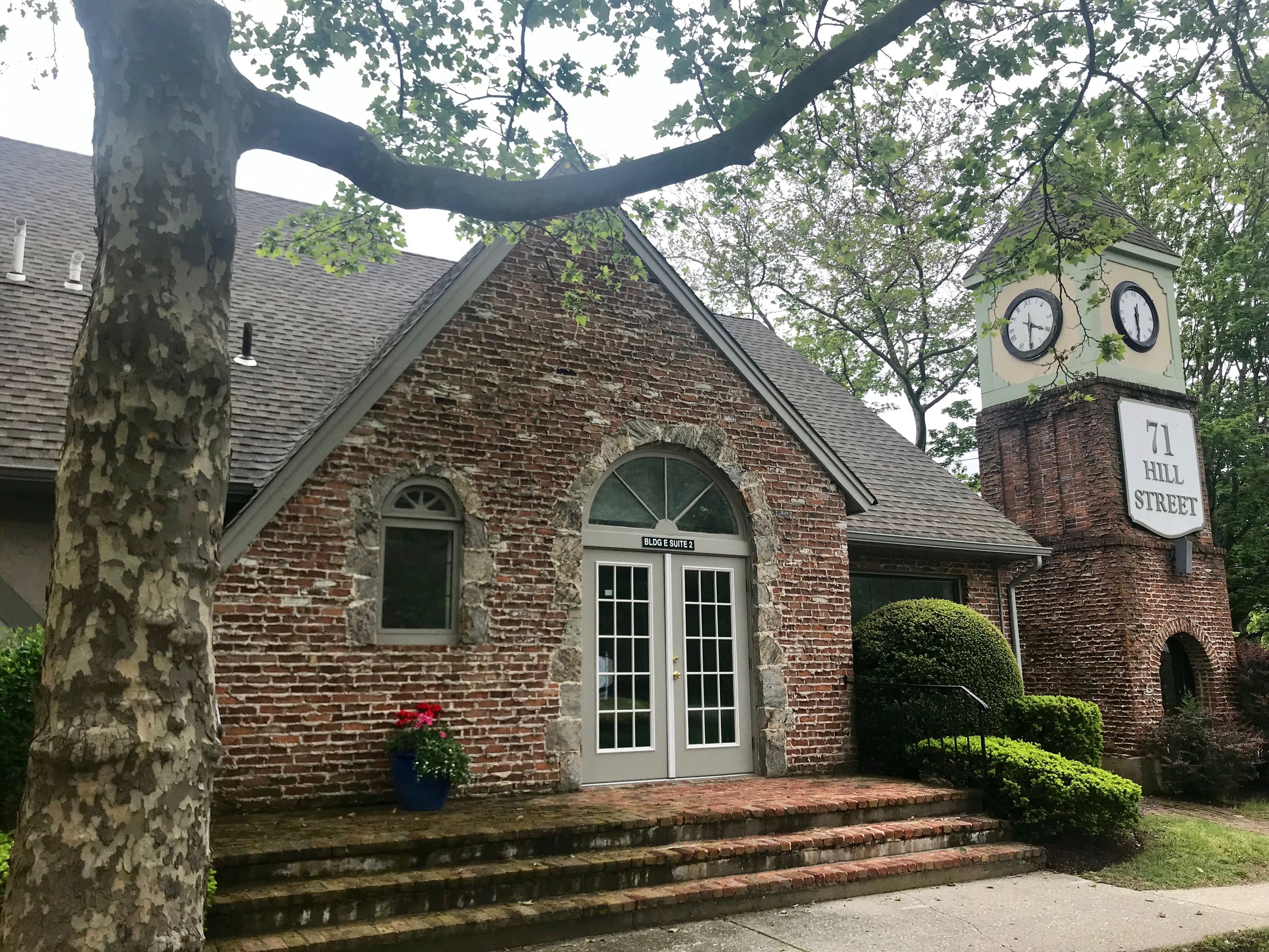 71 Hill St, Southampton, NY 11968 Out East