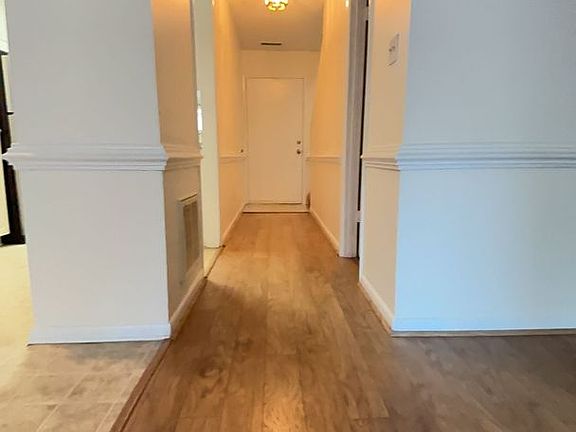 3rd image of 1314 Linkhorn Cir