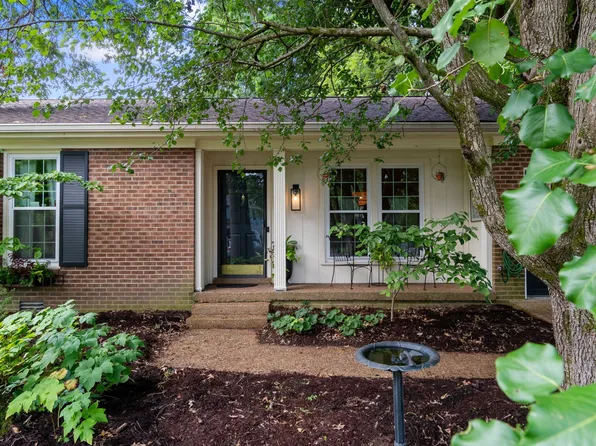 1702 Twin Oaks Ct, Franklin, TN 37064
