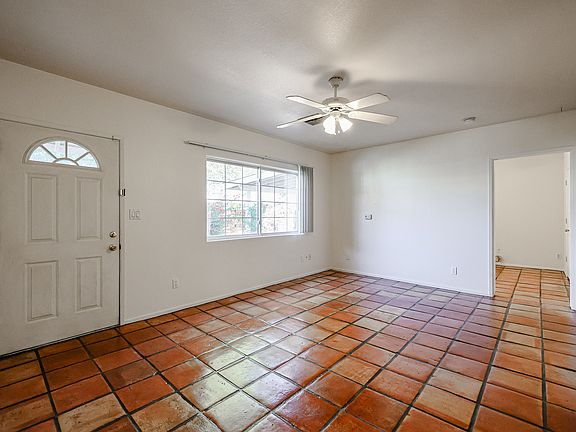 4th image of 1023 E Meadowbrook Ave APT 3