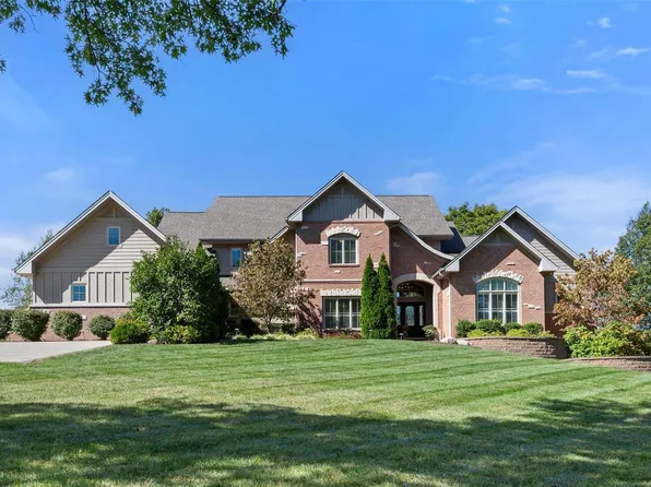 923 Claymark Dr, Saint Louis, MO 63131