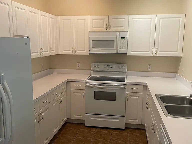 3169 Sun Lake Ct #B — Photo 9