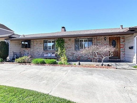 4th image of 15035 Carter Ave
