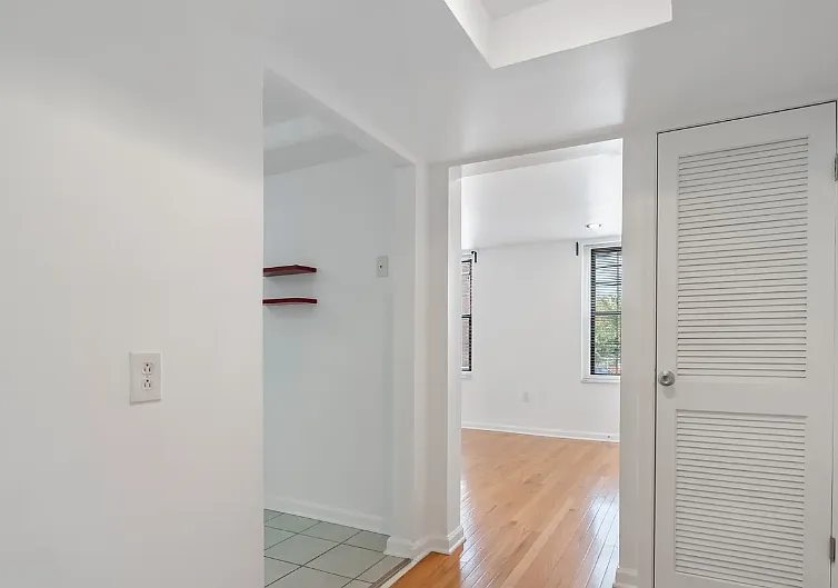 626 Carpenter St #2 — Photo 4