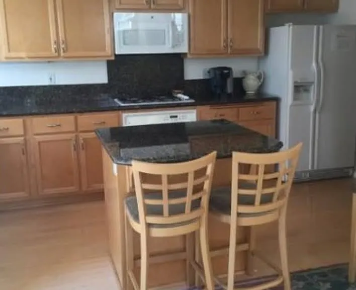 2115 Myrtle Pl — Photo 4