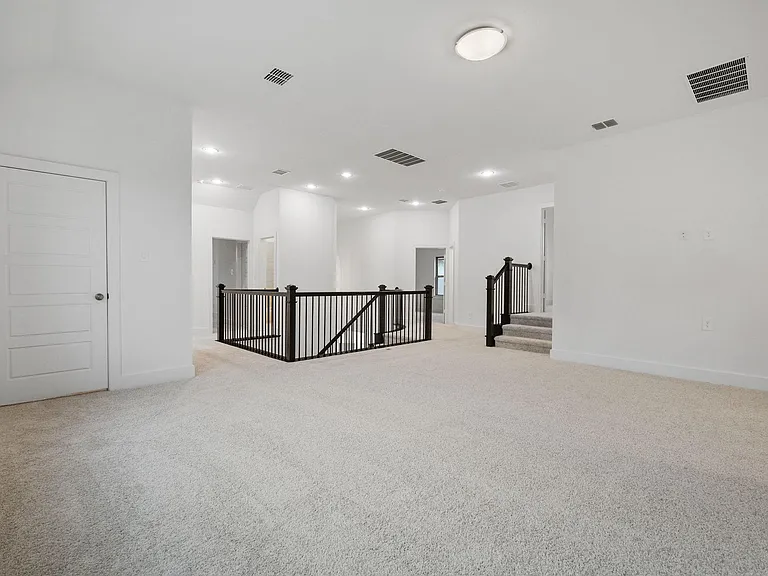 8218 Vitex Ave — Photo 32