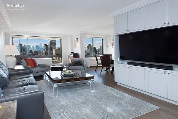 Sold by Sotheby's International Realty | media 25